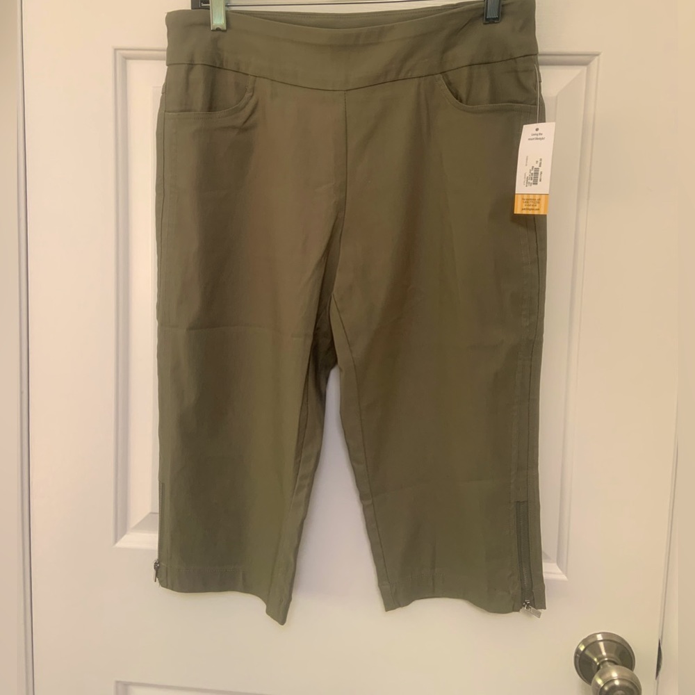 NWT pull up pedal pushers